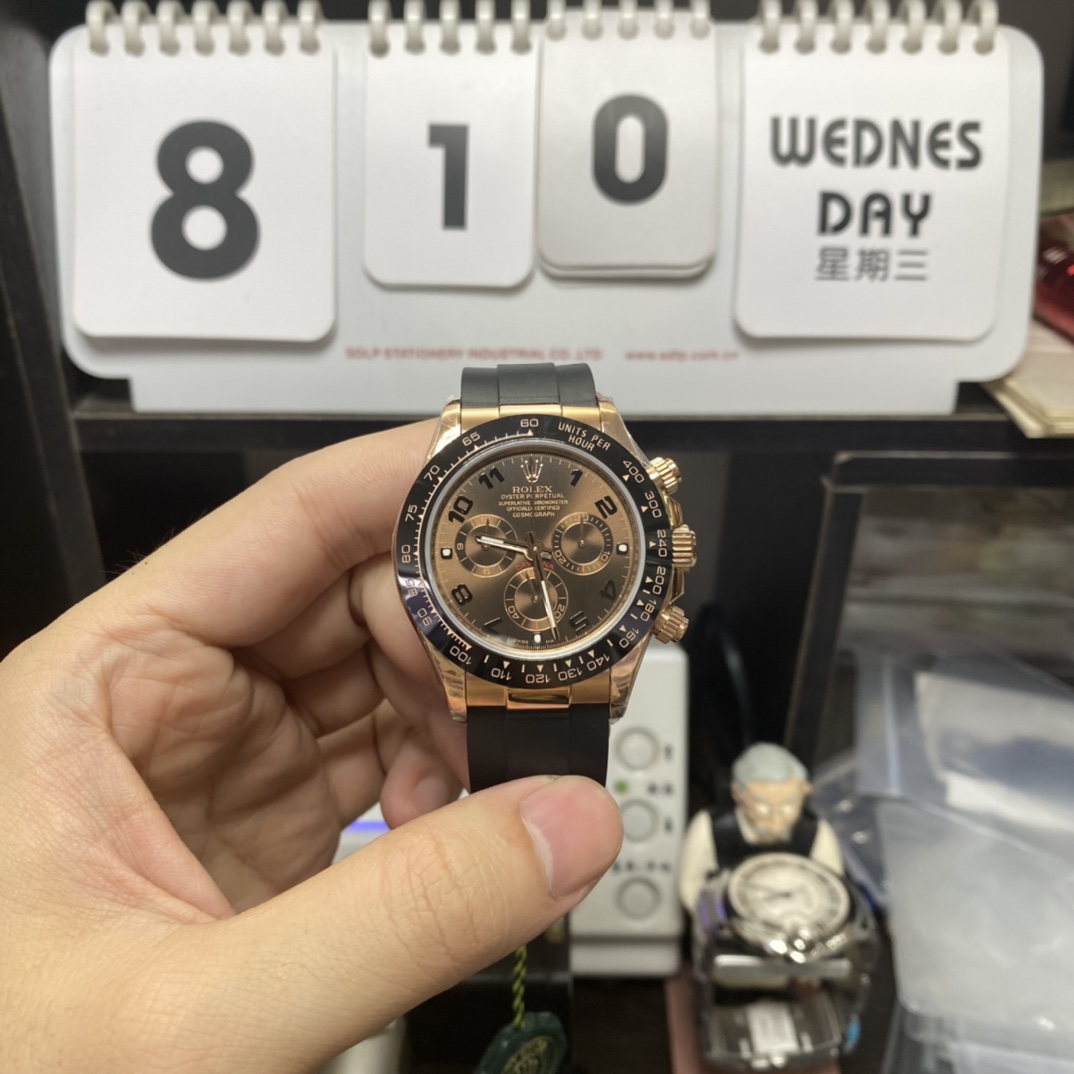 Rolex Cosmograph Daytona Series M116515ln-0015, Rose Gold Case Coffee Dial with Numerals Ceramic Bezel, 40 mm size.