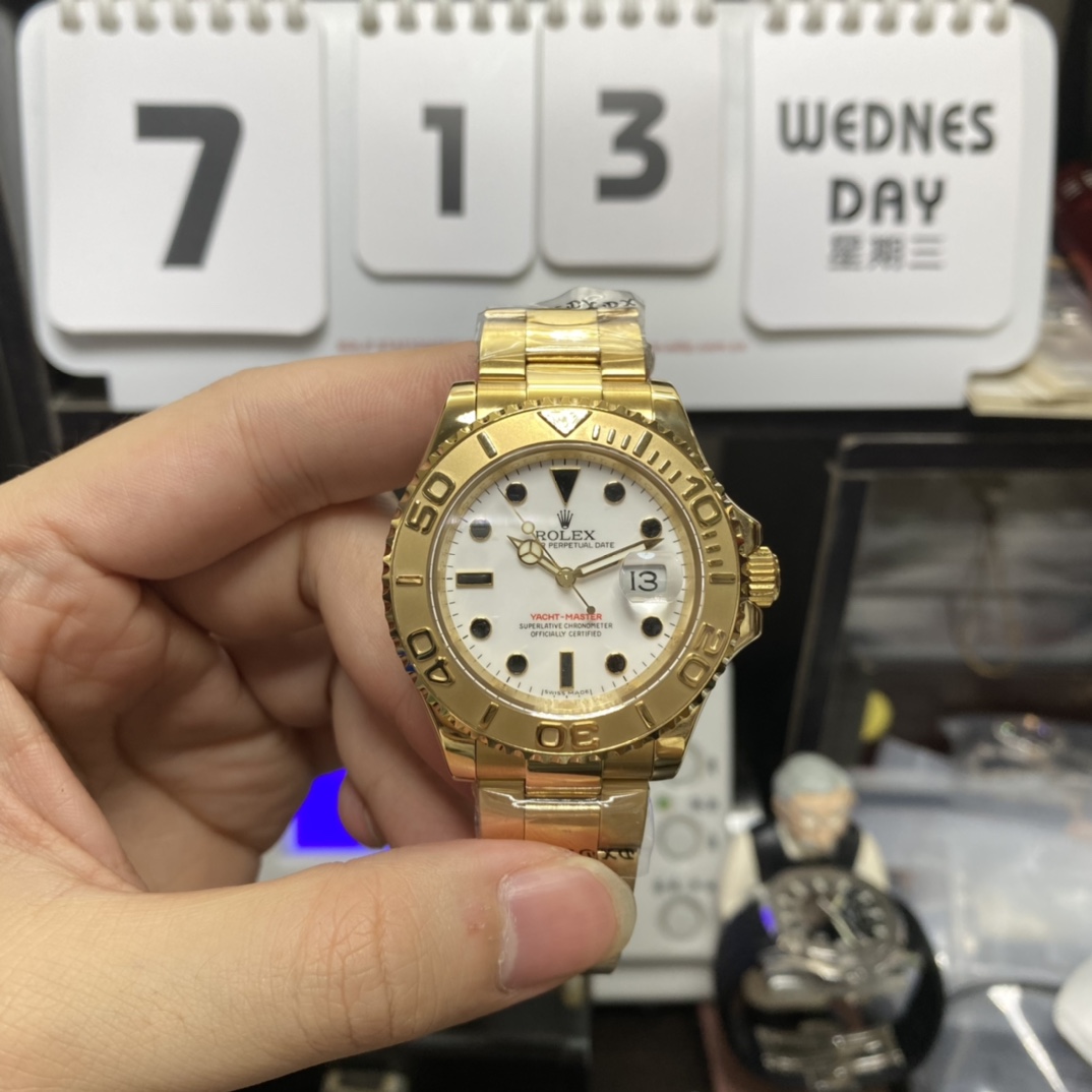 Rolex Yacht-Master Series 16628, White Dial Yellow Gold Case Bracelet Black Markings, 40mm Size.