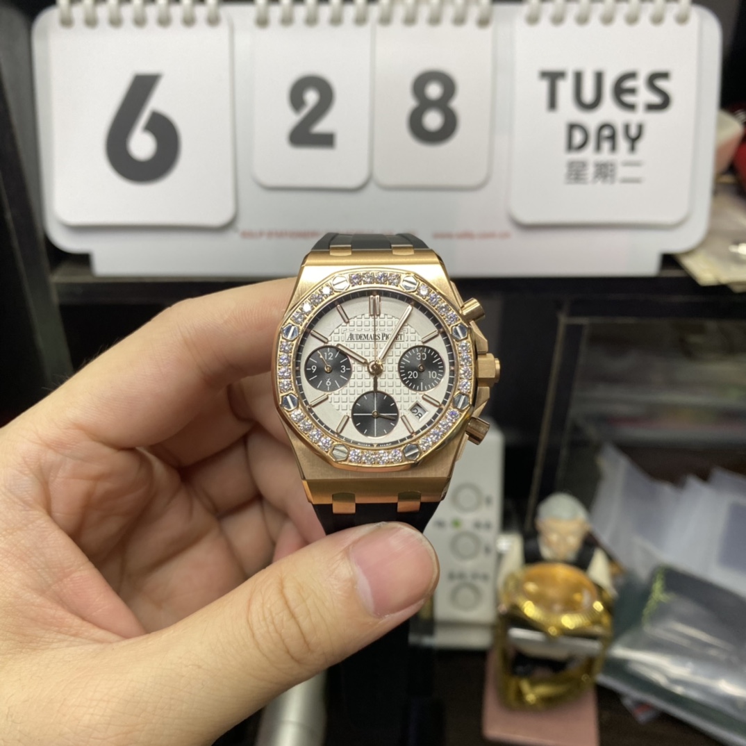 Audemars Piguet Royal Oak Offshore Series 26231OR.ZZ.D003CA.01, Rose Gold Case White Dial Diamond Bezel Rubber Strap, 37mm Size